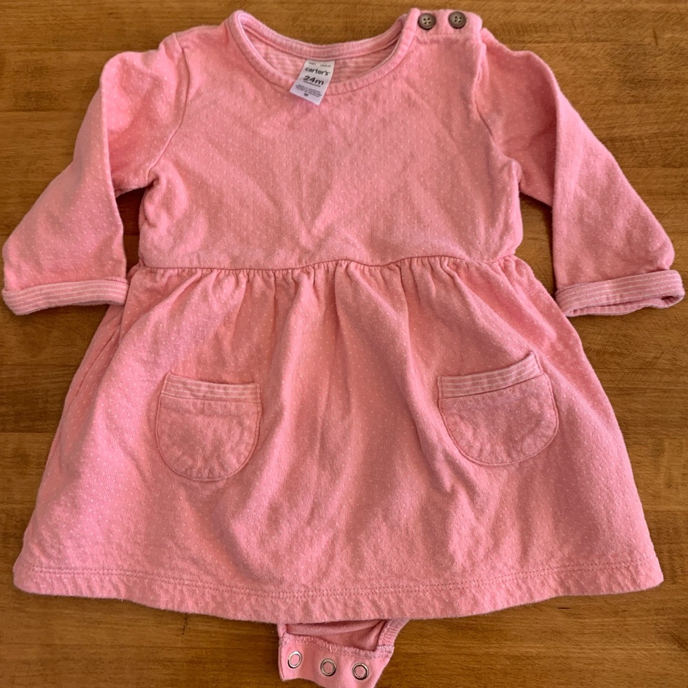 Carter’slong sleeve pink dot onesie dress w/ pockets, button detail 24 mos or 2T